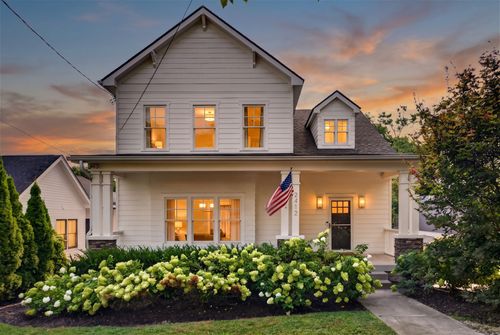 a-2412 9th Ave S, Nashville, TN, 37204-2425 | Card Image