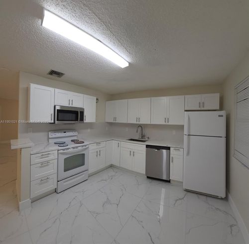 apt-3-2526 Taylor St, Hollywood, FL, 33020-7507 | Card Image