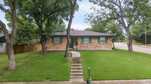 2000 Greenbriar Ln, Plano, TX, 75074-4655 | Card Image