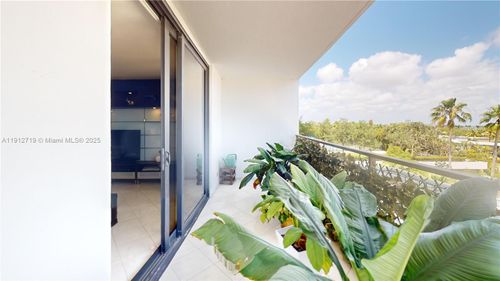 apt-507-2500 Parkview Dr, Hallandale Beach, FL, 33009-2806 | Card Image