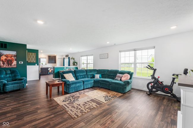 5794 Wintersweet Ln, House other with 4 bedrooms, 3 bathrooms and null parking in Whitestown IN | Image 4