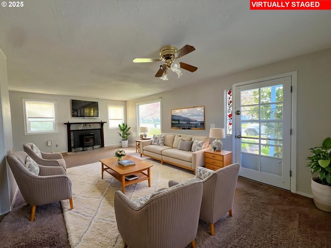 Living Room | Image 6