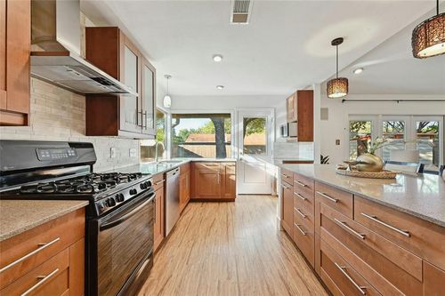 505 Chihuahua Trl, Austin, TX, 78745-2395 | Card Image