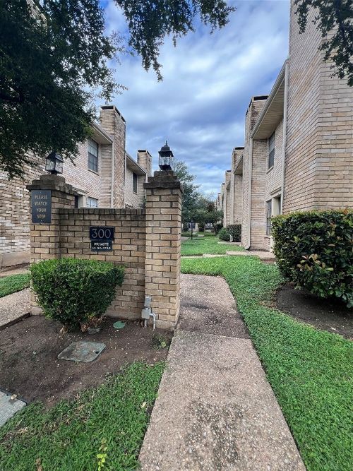 apt-322-8400 Jamestown Dr, Austin, TX, 78758-7941 | Card Image