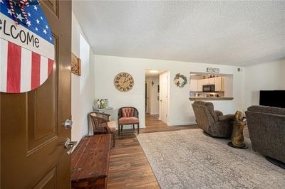 8759 W 106th Terrace, Condo with 1 bedrooms, 1 bathrooms and null parking in Overland Park KS | Image 2