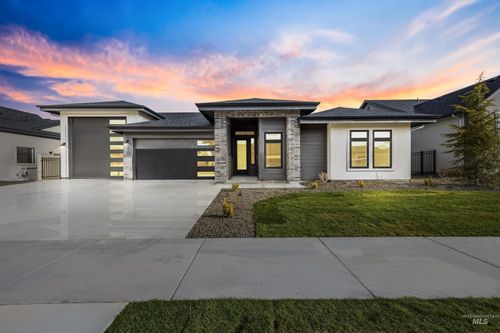 270 N Hunter Creek Ave, Eagle, ID, 83616-1137 | Card Image