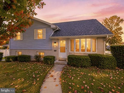 27 Rosemont Ave, READING, PA, 19607-1047 | Card Image