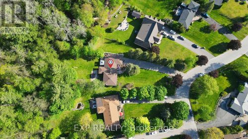10 Anchor Court, East Gwillimbury (Holland Landing), ON, L0G1H0 | Card Image