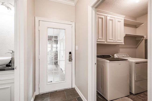 402 Cs Harmon Rd, Home with 4 bedrooms, 4 bathrooms and 2 parking in Hankamer TX | Image 25