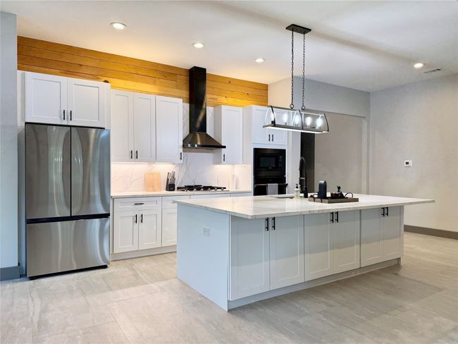 900 Daviot Dr, House other with 3 bedrooms, 2 bathrooms and null parking in Briarcliff TX | Image 6