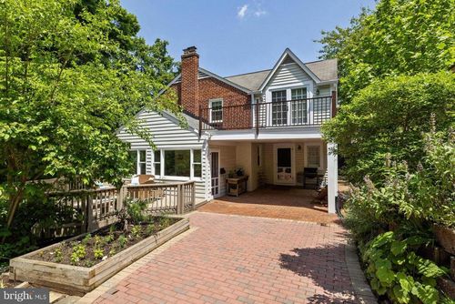 2323 N Vermont St, ARLINGTON, VA, 22207-4063 | Card Image