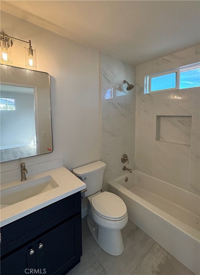 Master Bathroom | Image 4
