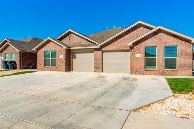 2109 Avenue J, Home with 6 bedrooms, 4 bathrooms and null parking in Lubbock TX | Image 5