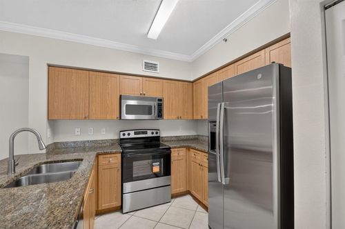 203-6370 Emerald Dunes Dr, West Palm Beach, FL, 33411-2760 | Card Image