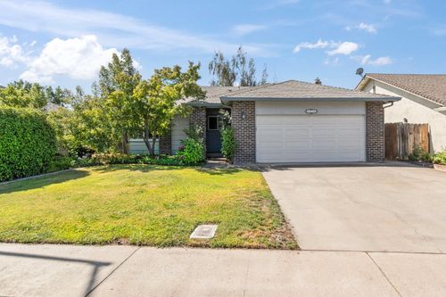 2526 Park West Dr, Lodi, CA, 95242-4637 | Card Image