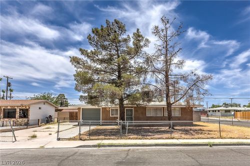 933 Mezpah St, Las Vegas, NV, 89106-1964 | Card Image
