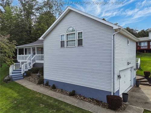 5397 Imperial Dr, Cross Lanes, WV, 25313-1079 | Card Image
