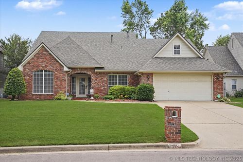 8622 E 100th Pl, Tulsa, OK, 74133-6281 | Card Image