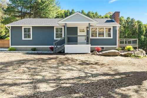 95 Capstan St, Jamestown, RI, 02835-2203 | Card Image