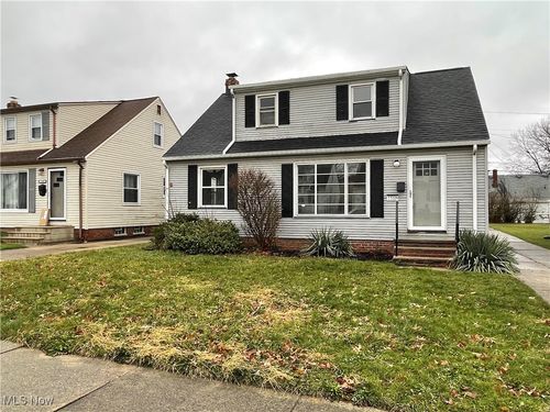 13109 Oakview Blvd, Garfield Heights, OH, 44125-3947 | Card Image