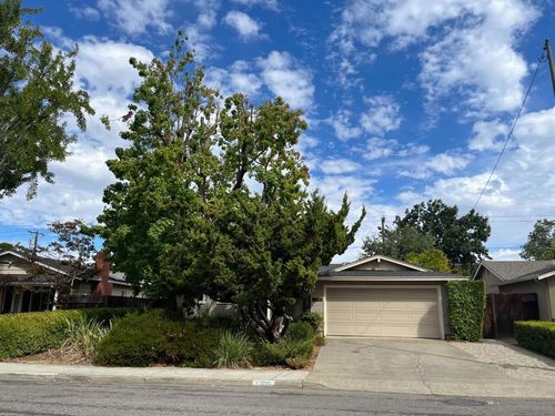 519 Drucilla Dr, Mountain View, CA, 94040-3742 | Card Image