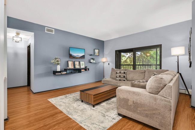 Welcoming living room | Image 10