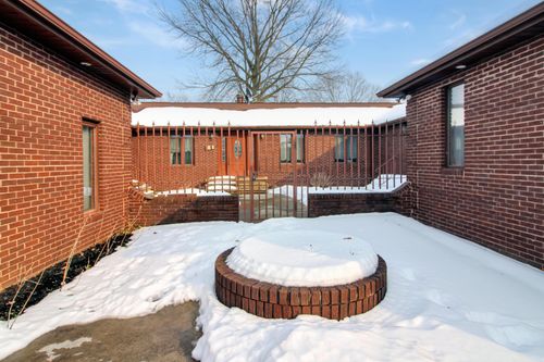 15689 Prospect Rd, Strongsville, OH, 44149-4861 | Card Image