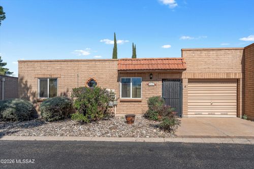 8427 E Foursome Lane, Tucson, AZ, 85710 | Card Image