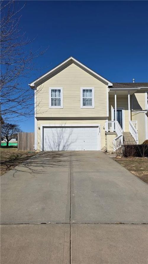 1400 S 5th St E, Louisburg, KS, 66053-4178 | Card Image