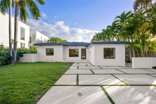 900 W 47th Ct, Miami Beach, FL, 33140-2907 | Card Image
