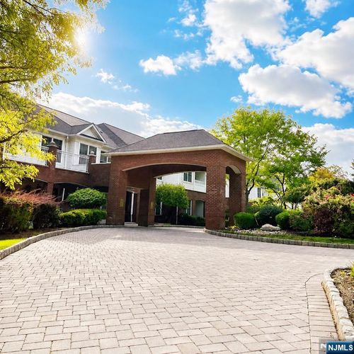 80 Ridgewood Rd, Township Of Washington, NJ, 07676-5131 | Card Image
