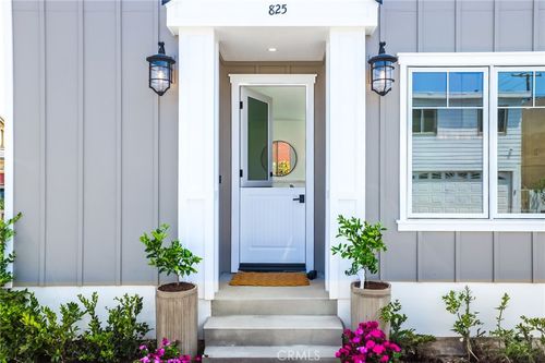 a-825 W Bay Ave, Newport Beach, CA, 92661-1109 | Card Image