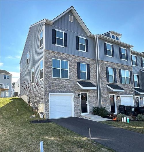 4932 Brookside Court, Upper Saucon Twp, PA, 18036 | Card Image