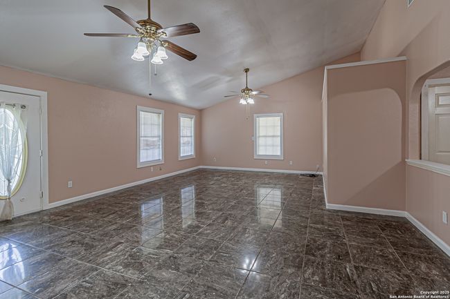 180 Brandon Way, House other with 3 bedrooms, 2 bathrooms and null parking in Poteet TX | Image 6