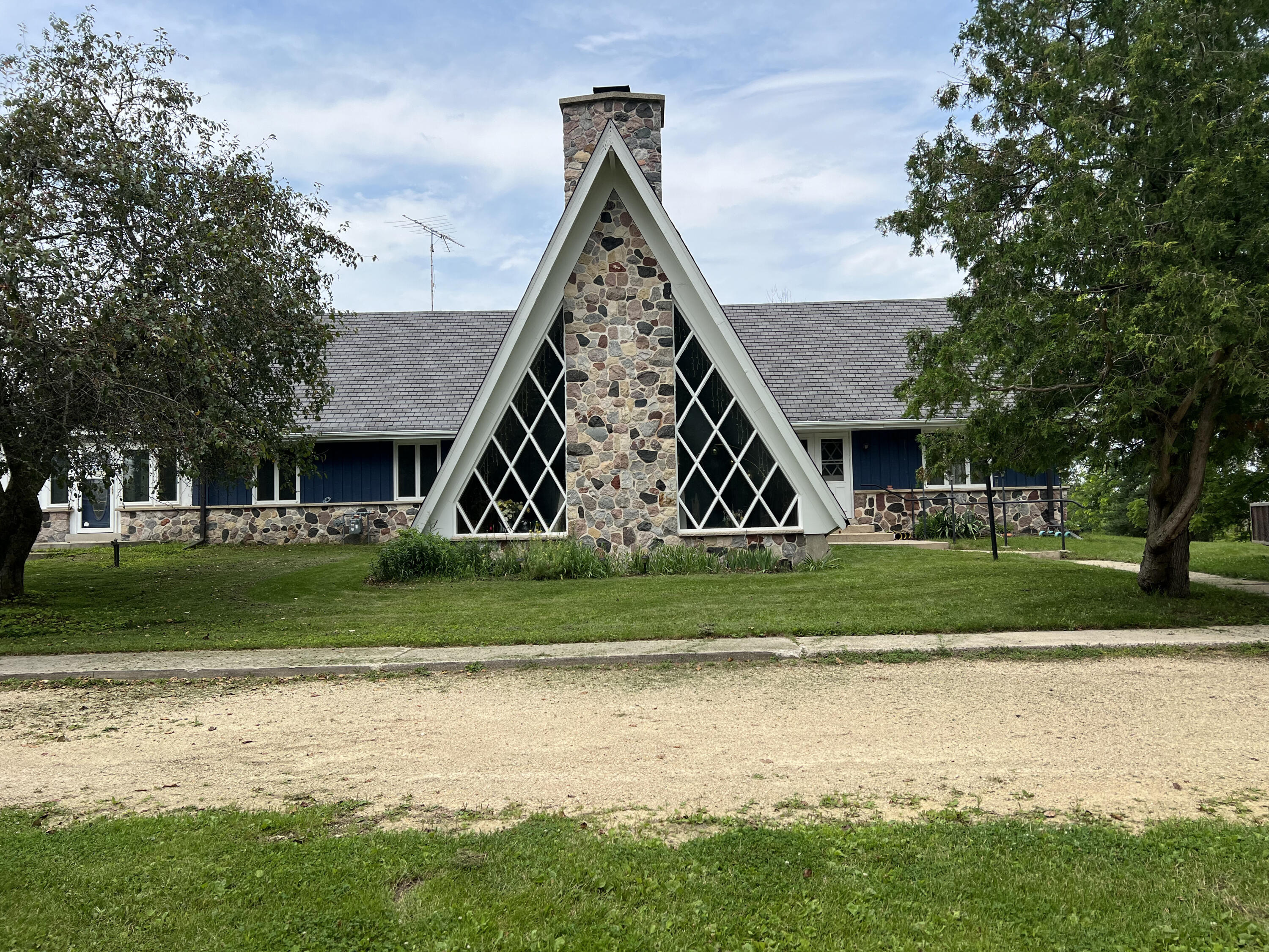 Sunset Dr, Kewaskum, WI 53040