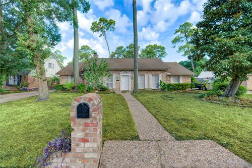 5810 Boyce Springs Dr, Houston, TX, 77066-2318 | Card Image
