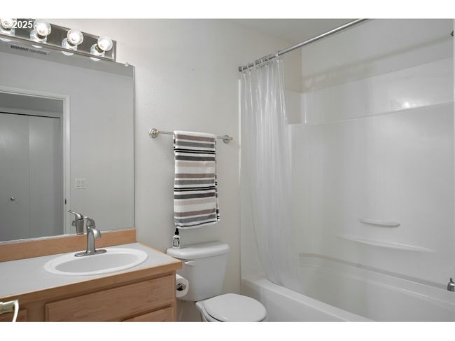 Bathroom-Hall | Image 18