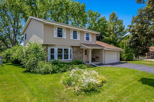 1512 David Ln, Waukesha, WI, 53189-7121 | Card Image