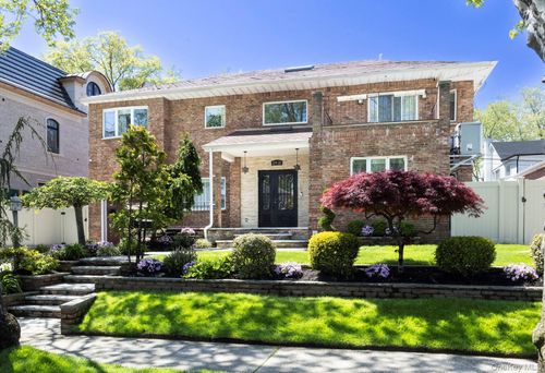 219-26 Peck Ave, Queens Village, NY, 11427-1122 | Card Image