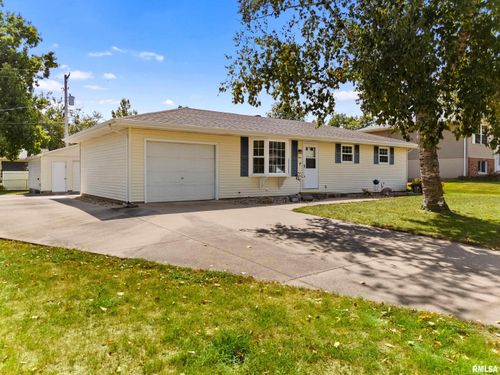 5604 E Crews Ave, Chillicothe, IL, 61523-9229 | Card Image