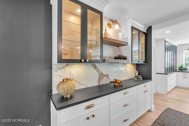 Dining room buffet | Image 16