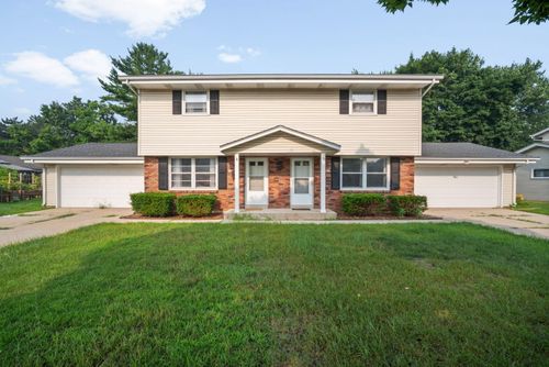 752 Imperial Ct, West Bend, WI, 53095-4320 | Card Image