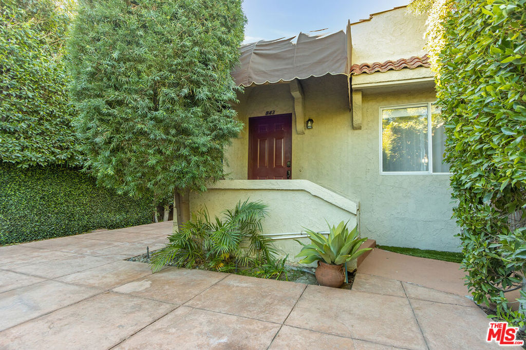 Residential Lease in Los Angeles