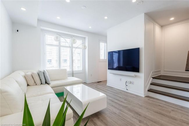 16 Place Polonaise Dr, Townhouse with 3 bedrooms, 3 bathrooms and 2 parking in Grimsby ON | Image 13