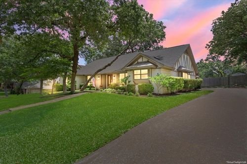 12000 Sandalwood Dr, Woodway, TX, 76712-3135 | Card Image