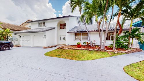 19140 N Bay Rd, Sunny Isles Beach, FL, 33160-2323 | Card Image
