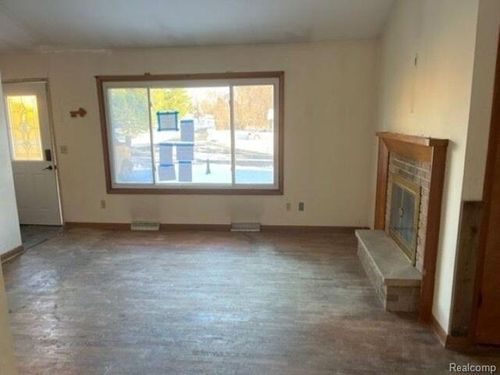 196 Eisenhower Dr, Battle Creek, MI, 49014-7803 | Card Image