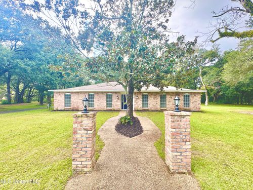 6001 Wooded Acres Rd, Vancleave, MS, 39565-7611 | Card Image