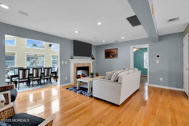 Living Room | Image 13
