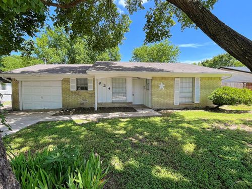 824 Johnnie Row, Seagoville, TX, 75159-1744 | Card Image